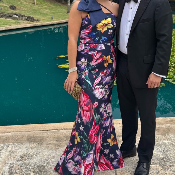 Marchesa Notte FLORILEGIUM GOWN - Picture 2 of 3